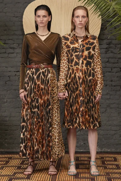 Look 16